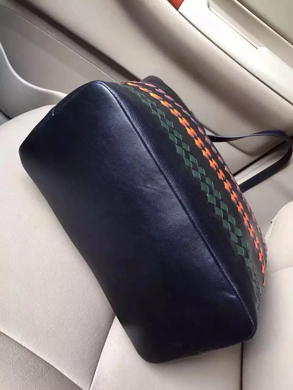 The Double Eleven special price is 560¥, made of original sheepskin, 🔥The quantity is limited, it’s a great deal to give it away for personal use! Special offer
